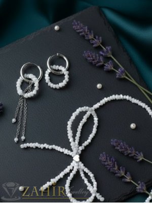 Нежен комплект от колие тип чокър с панделка изработени от прецизно триъгълни бели мъниста и асиметрични обеци халки, колие 3 дължини - N1635